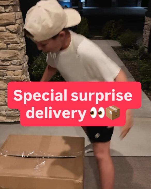 We received a very special package from @unrlco 👀📦 Comment ‘UNRL’ for a chance to win a $100 gift card 👇 #sportscards…
