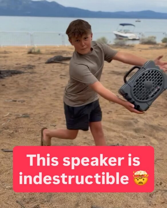 This TurtleBox speaker is clear as the lake 🤯🔊 @turtleboxaudio