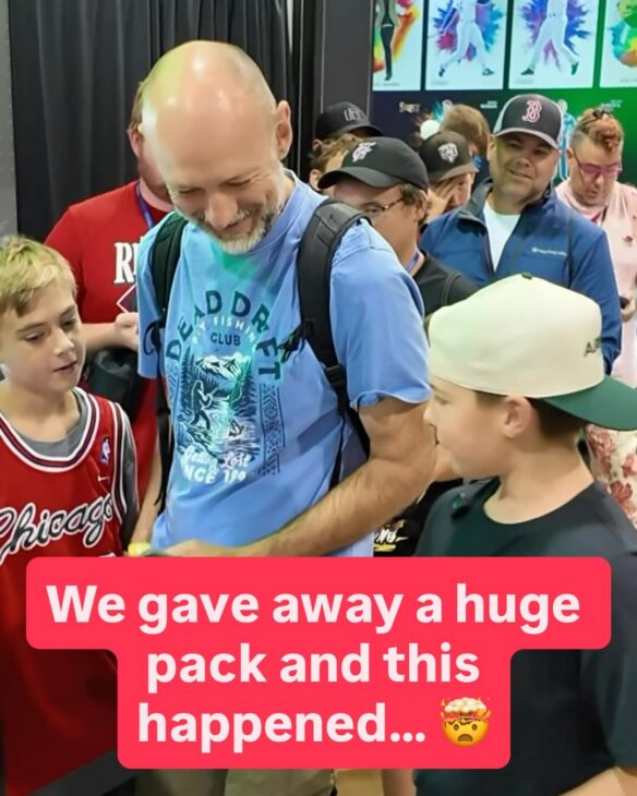 We gave away a massive pack on Arena Club and this happened 🤯👀 @arenaclub #sportscards #national