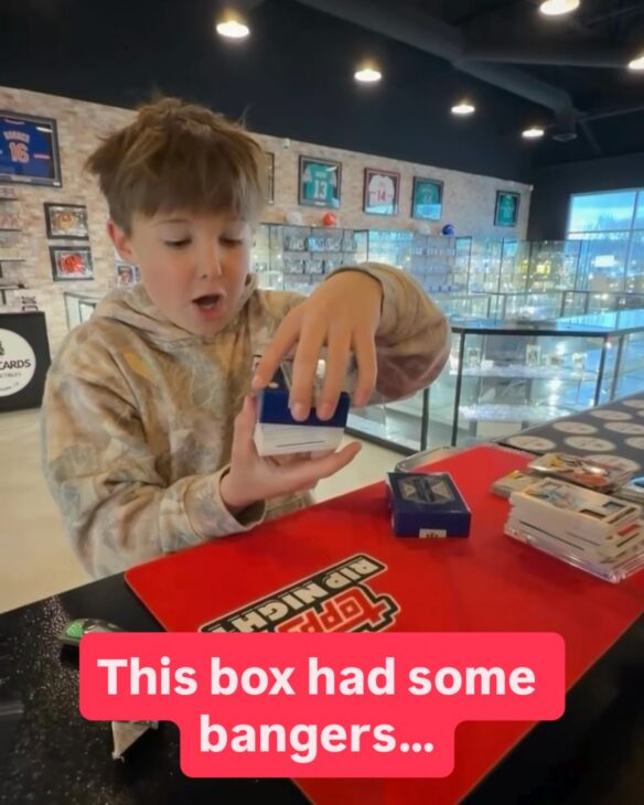 This box was fire… time to open more 😂🤷♂️ #sportscards #nfl